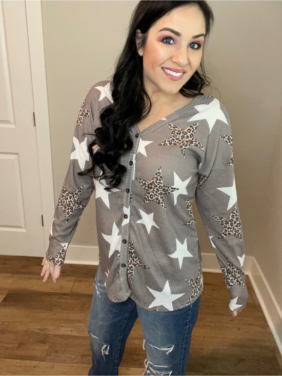 HEIMISH USA Tops - Plus Size XXXL Taupe Star Print Button-Front Long Sleeve Top